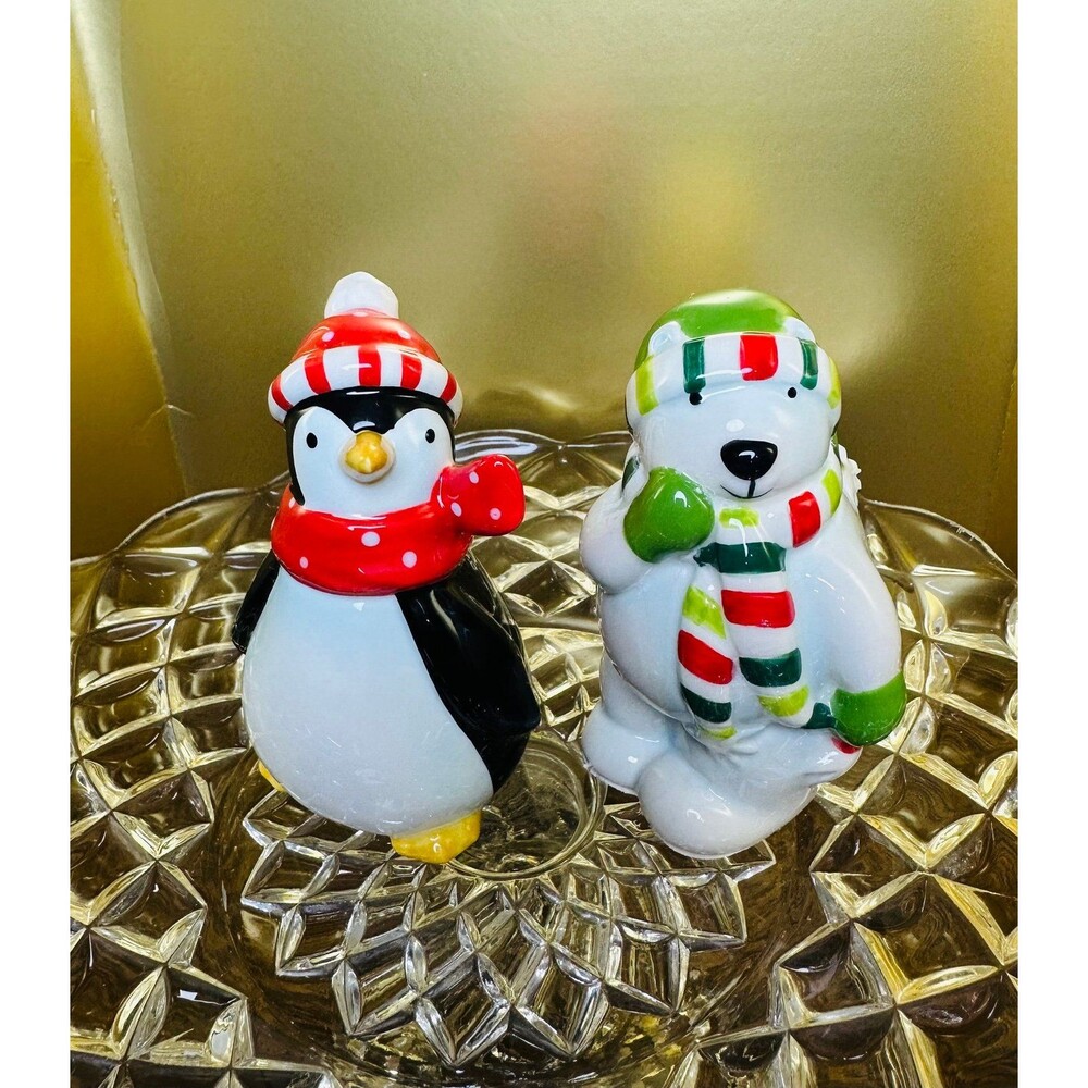2009 Avon "The More The Merrier" Ceramic Christmas Salt & Pepper Shaker Set